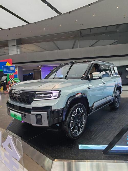 惠州152比亚迪方程豹硬派越野的爆款，英菲尼迪35周年与你共成长